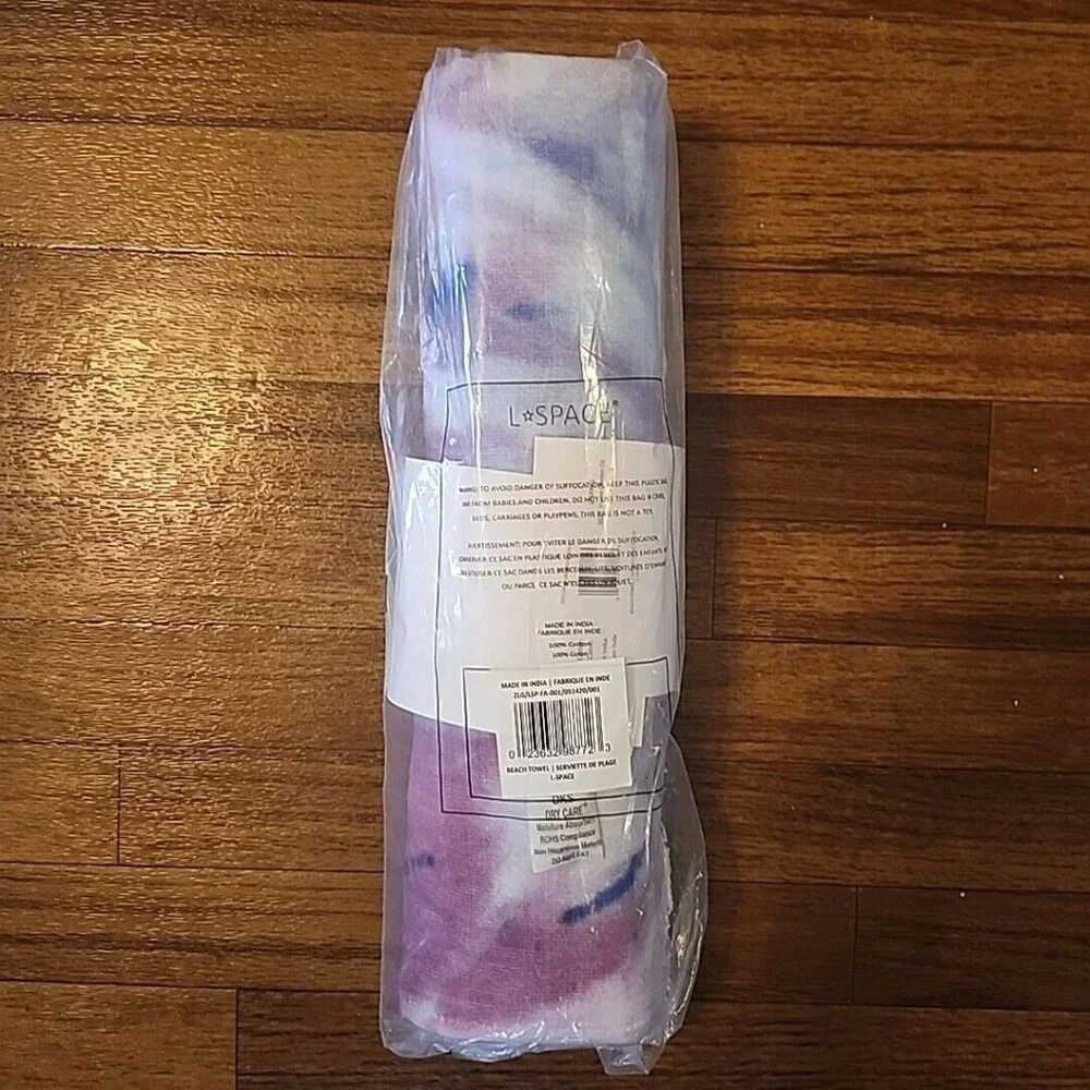 L Space Tie Dye Beach Towel Fringed Brand NEW in Package FabFitFun 68